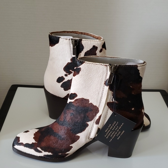 NWT FRYE Georgia Cow Print Bootie Cream/Brown - Picture 3 of 15